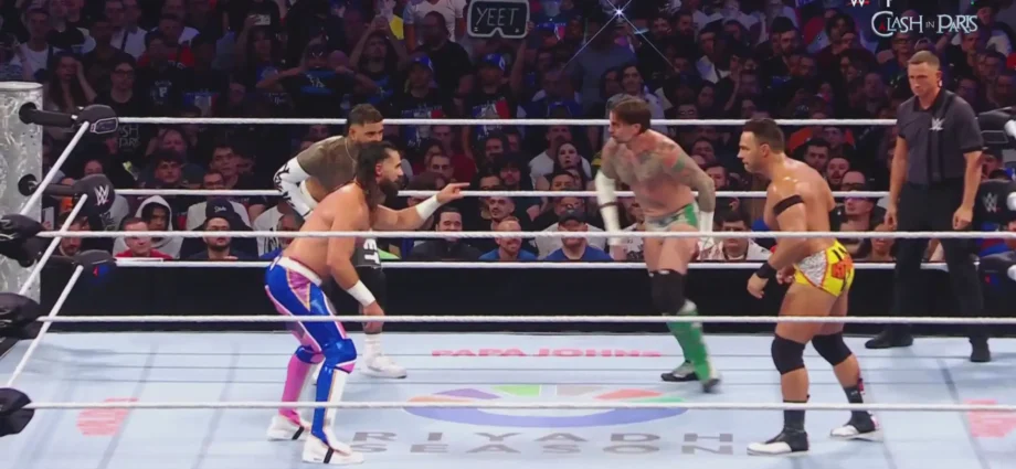 World Heavyweight Championship Match - Seth Rollins vs. CM Punk vs. Jey Uso vs. LA Knight 2025-08-31 Preview